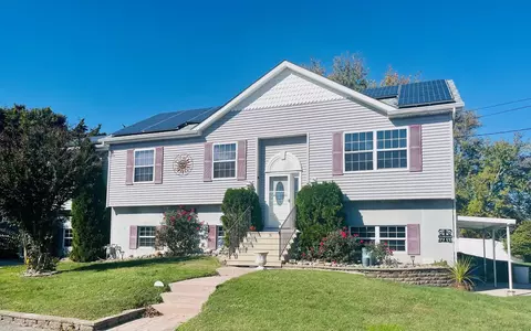 318 Park Ln, Erma, NJ 08204
