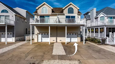 131 52nd St #EAST, Sea Isle City, NJ 08243
