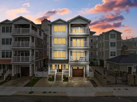 421 E Louisville Ave, Wildwood Crest, NJ 08260
