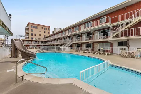 511 E Stockton Rd #107, Wildwood Crest, NJ 08260