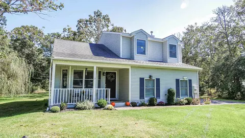 4 Mooring Cir, Seaville, NJ 08230