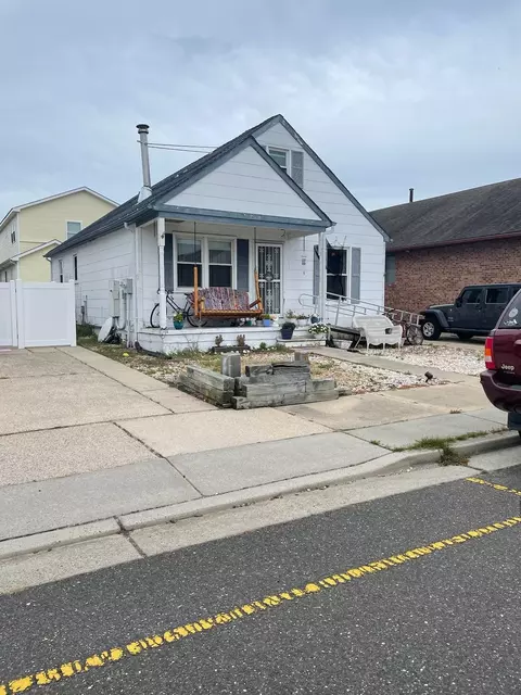 101 W Saint Louis Ave, Wildwood Crest, NJ 08260