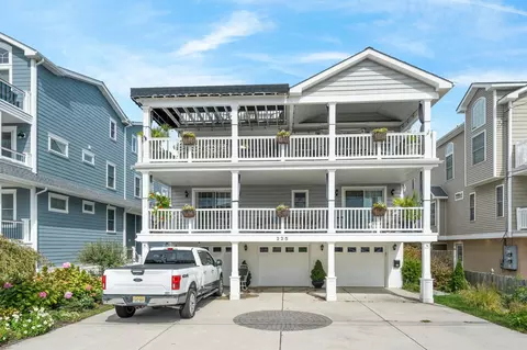 225 82nd St #REAR, Sea Isle City, NJ 08243
