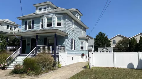 111 W Wisteria Rd, Wildwood Crest, NJ 08260