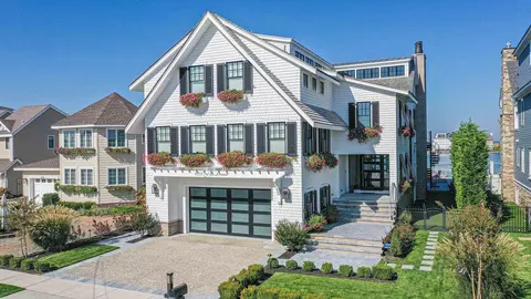 4318 Fifth Ave, Avalon, NJ 08202