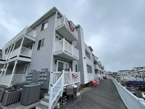 354 43rd Pl #2A, Sea Isle City, NJ 08243