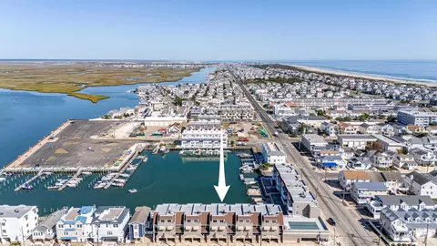 310 83rd St #5, Stone Harbor, NJ 08247