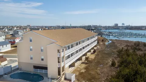 600 North Dr #213, West Wildwood, NJ 08260
