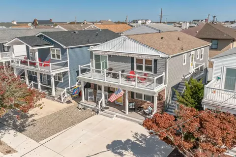 111 W Hollywood Ave #B, Wildwood Crest, NJ 08260