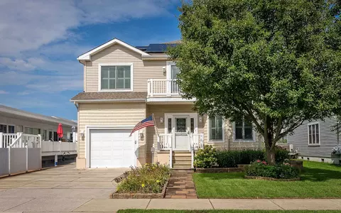 231 E 9th Ave, North Wildwood, NJ 08260