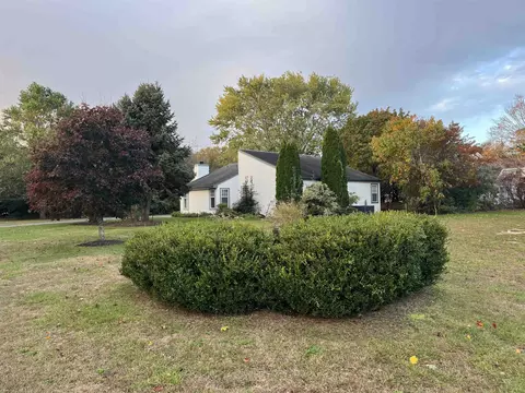 3 Village Ln, Dennis, NJ 08210