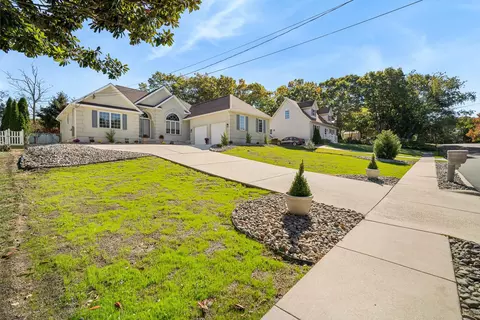 618 9th St, Somers Point, NJ 08244