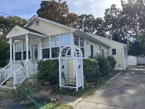326 Evergreen Ave, Villas, NJ 08251