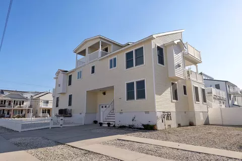 104 W 56th St #WEST, Sea Isle City, NJ 08243