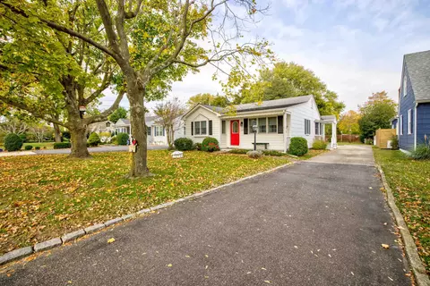 737 Jonathan Hoffman Rd, Cape May, NJ 08204