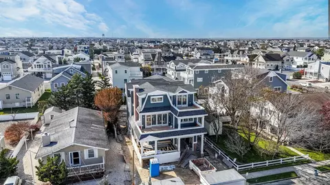 176 16th St, Avalon, NJ 08202