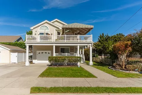 75 W 28th St, Avalon, NJ 08202