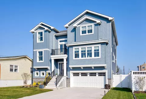 37 N 11th St, Brigantine, NJ 08203