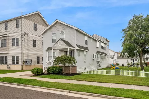 102 W 25th Ave #2, North Wildwood, NJ 08260