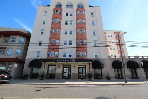 807 8th St #303, Ocean City, NJ 08226
