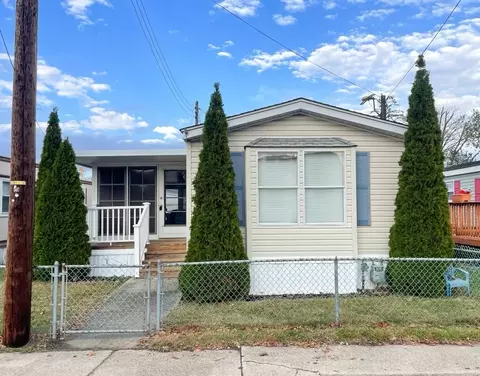 210 Maurice Blvd, Rio Grande, NJ 08242