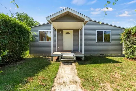 17 Cochran St, Whitesboro, NJ 08210