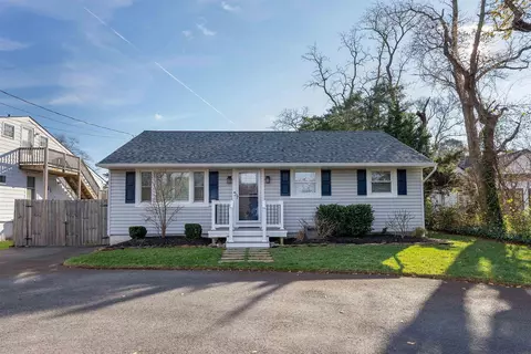 1134 Golf Club Rd, Cape May Court House, NJ 08210