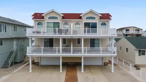 33 74th St #WEST, Sea Isle City, NJ 08243