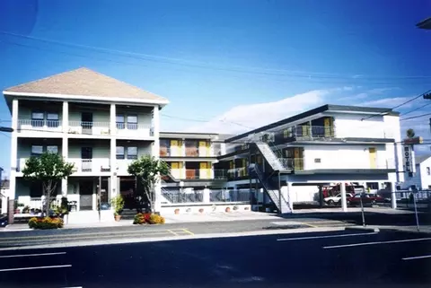 313 E Glenwood Ave #205, Wildwood, NJ 08260
