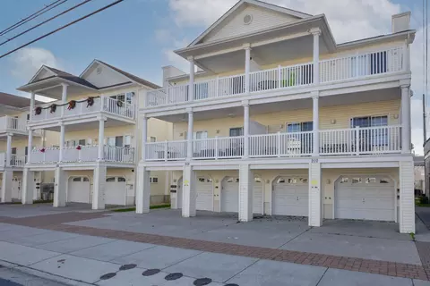 204 E Garfield Ave #B, Wildwood, NJ 08260