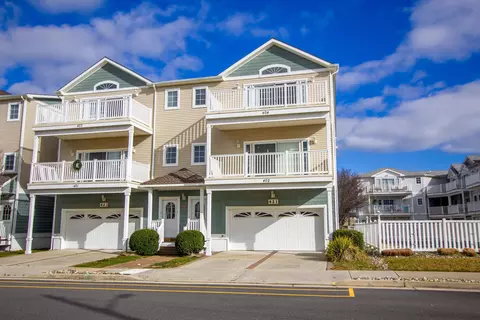 421 W Leaming Ave #404, Wildwood, NJ 08260