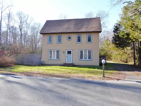 58 High St, Leesburg, NJ 08327