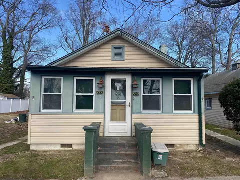 319 E Jacksonville Ave, Villas, NJ 08251