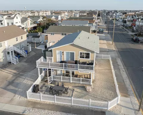 699 21st St #2ND, Avalon, NJ 08202