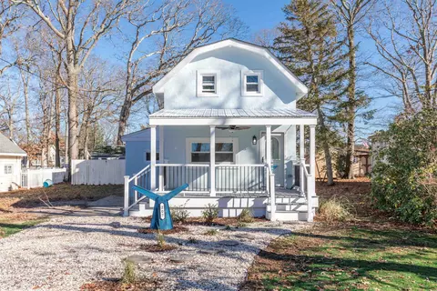 207 Evergreen Ave, Villas, NJ 08251