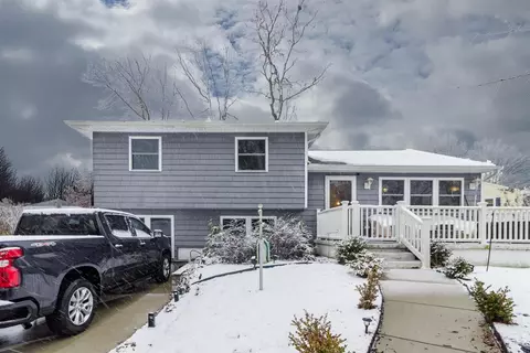 32 Old Mill Dr, North Cape May, NJ 08204