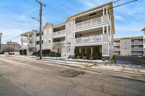 118 E Pine Ave #B7, Wildwood, NJ 08260