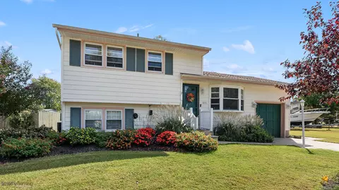 100 Old Mill Dr, North Cape May, NJ 08204