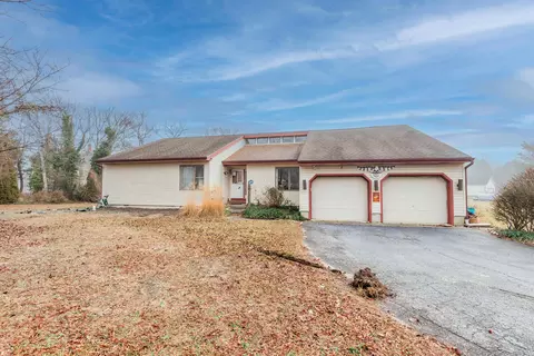 2 Freedom Dr, North Cape May, NJ 08204