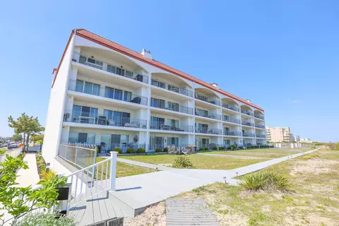 501 E Raleigh Ave #302, Wildwood Crest, NJ 08260