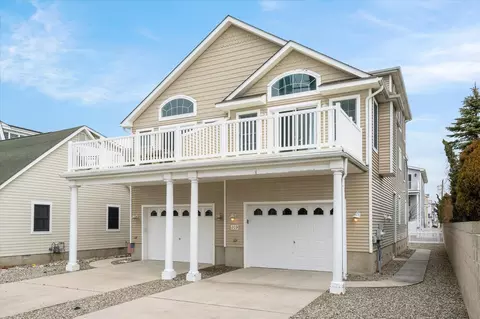 209 80th St #EAST, Sea Isle City, NJ 08243