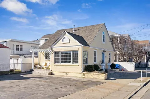 252 E Davis Ave, Wildwood, NJ 08260