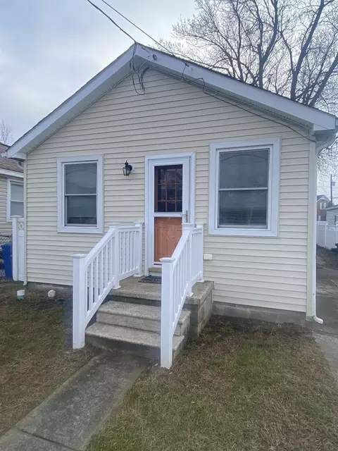 20 E Hudson Ave, Villas, NJ 08251
