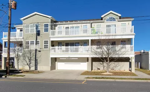 117 E Poplar Ave #101, Wildwood, NJ 08260