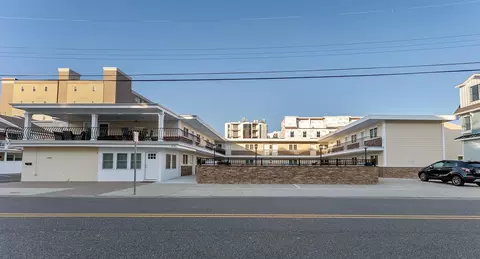 415 E Atlanta Ave #104, Wildwood Crest, NJ 08260