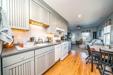Kitchen - 2 W Seacliff Ave #2, Strathmere, NJ 08248 photo 2 of 2