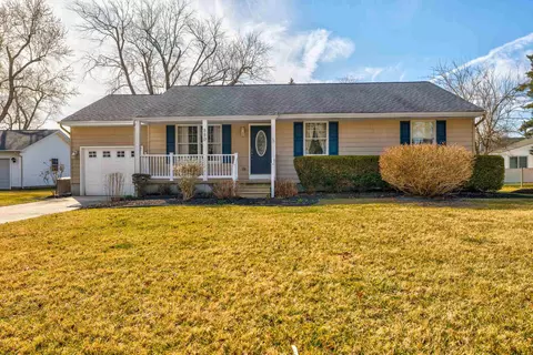880 Honeysuckle Rd, Erma, NJ 08204