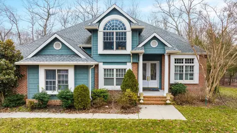 8 Mockingbird Ln, Woodbine, NJ 08270