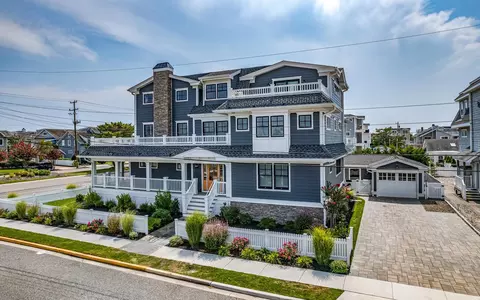 7418 Dune Dr, Avalon, NJ 08202