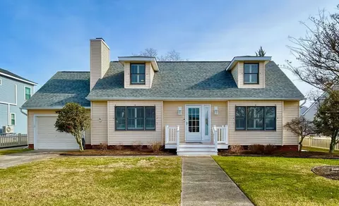 209 E Vineyard Ct, Cape May, NJ 08204